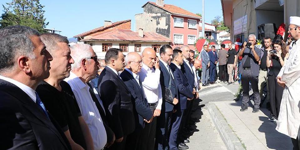 İsmail Küçükkayanın acı günü: Annesine böyle veda etti