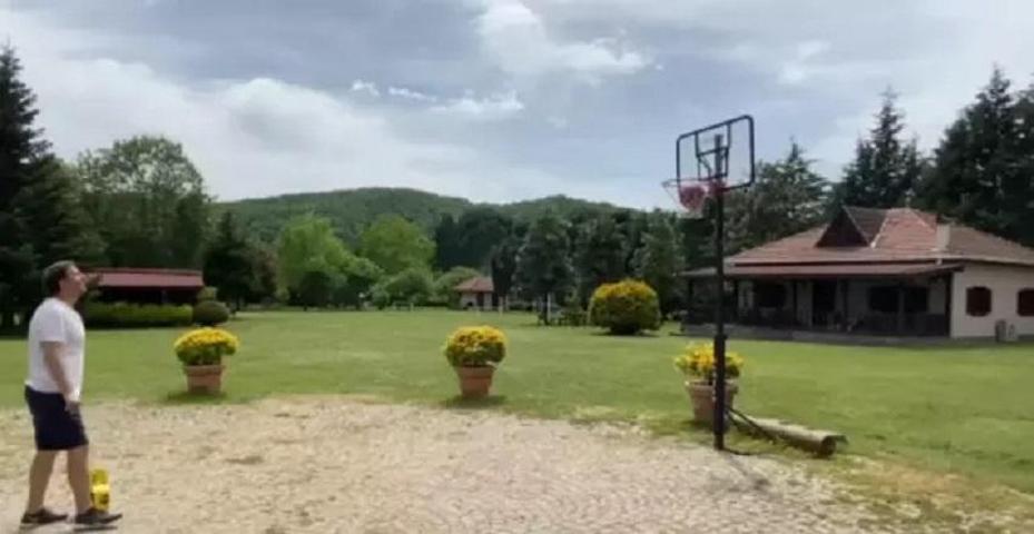 Geniş Ailenin Mürseliydi Bir süre önce çiftlik kuran İlker Ayrık şimdi de ticarete atılıyor