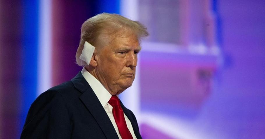 FBI, tartışmalara noktayı koydu Trumpın kulağını mermi yaraladı