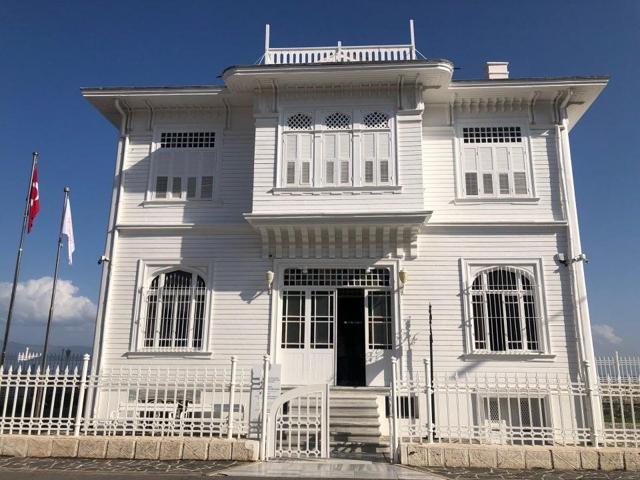 Tatilcilerin yeni gözdesi İstanbul ve Bursaya çok yakın Tarihi dokusuyla Yunan adalarını cebinden çıkarır