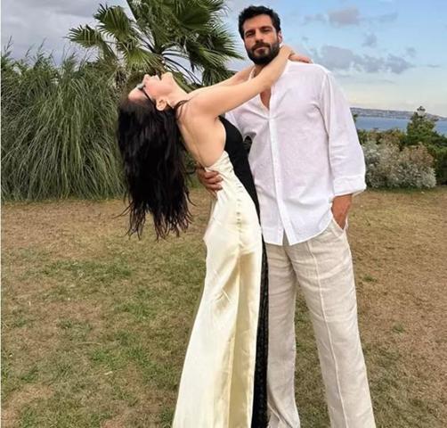 Serkan Çayoğlu ve Özge Gürelden evlilik yıl dönümü kutlaması