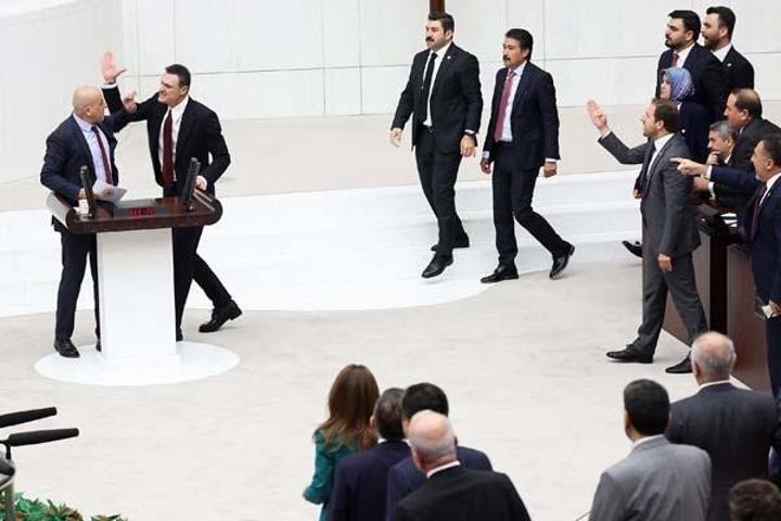 Can Atalay oturumunda kavga || Olay bu noktaya nasıl geldi Neler yaşandı Abdulkadir Selvi yazdı...