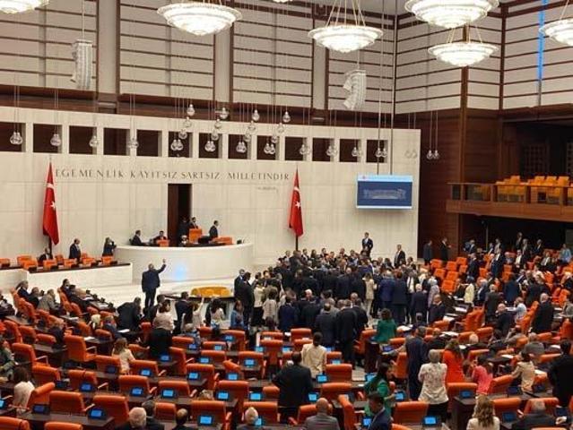 Can Atalay oturumunda kavga || Olay bu noktaya nasıl geldi Neler yaşandı Abdulkadir Selvi yazdı...