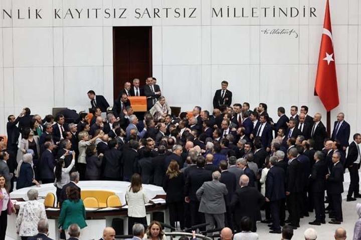 Can Atalay oturumunda kavga || Olay bu noktaya nasıl geldi Neler yaşandı Abdulkadir Selvi yazdı...