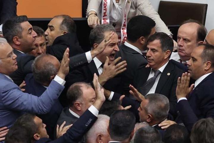 Can Atalay oturumunda kavga || Olay bu noktaya nasıl geldi Neler yaşandı Abdulkadir Selvi yazdı...