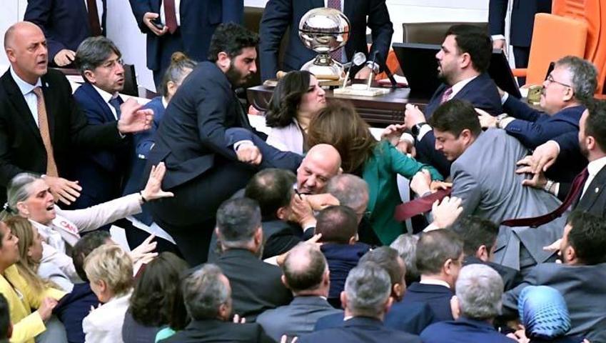 Can Atalay oturumunda kavga || Olay bu noktaya nasıl geldi Neler yaşandı Abdulkadir Selvi yazdı...