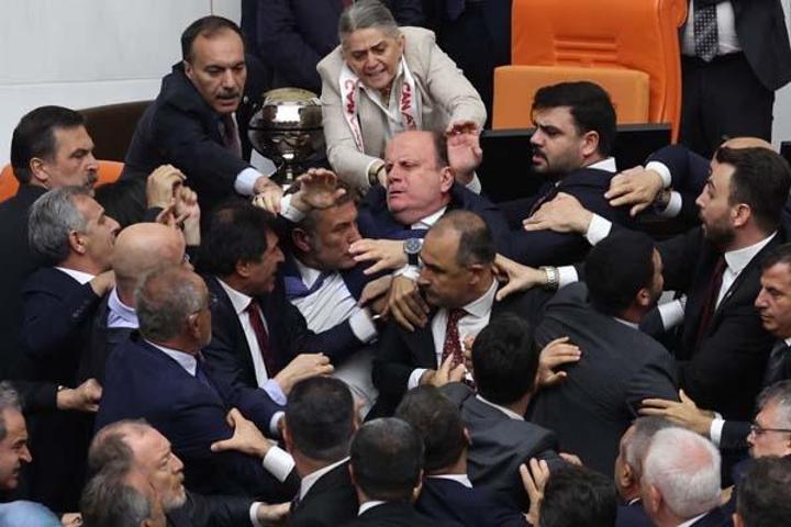 Can Atalay oturumunda kavga || Olay bu noktaya nasıl geldi Neler yaşandı Abdulkadir Selvi yazdı...