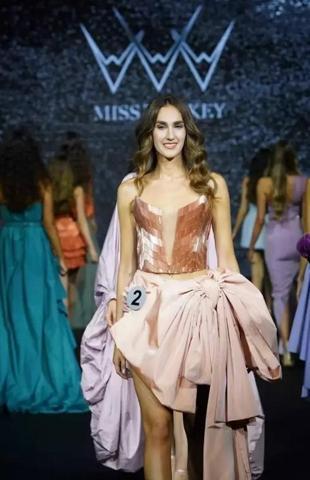 Demet Şenerden Miss Turkey birincisi İdil Bilgen hakkında dikkat çeken açıklaması: Güzel ama yeterli değil