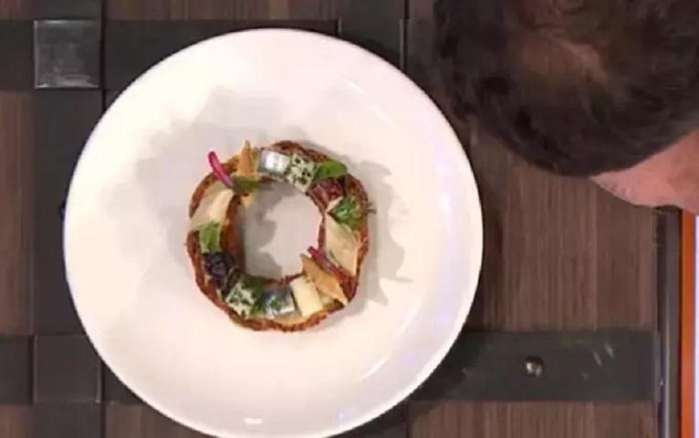 FİYATI ORTAYA ÇIKTI MasterChef jürisi Mehmet Yalçınkayanın imza tabağının ücreti bakın ne kadarmış...