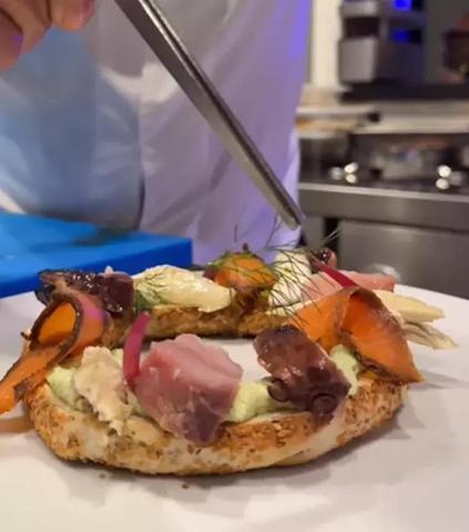 FİYATI ORTAYA ÇIKTI MasterChef jürisi Mehmet Yalçınkayanın imza tabağının ücreti bakın ne kadarmış...