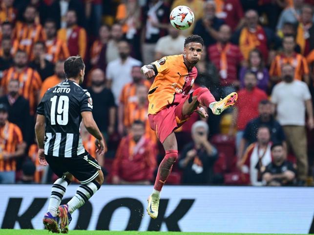 Galatasarayın sakat raporu gönderdiği Ismail Jakobs için Senegalden açıklama Milli takıma alındı...