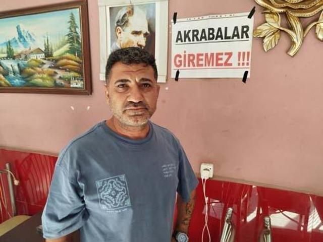 Bir garip pankart Sebebi şaşkına çevirdi