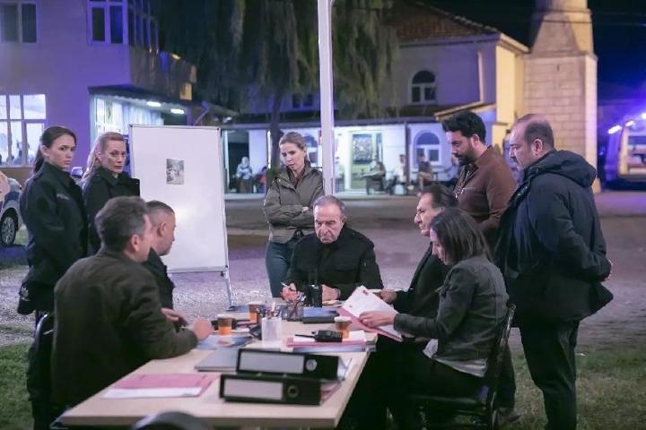 Arka Sokakların Rıza Babası Zafer Ergin ile Mesut Komiseri Şevket Çoruh sosyal medyayı salladı: NARİN BİR FİDAN GİBİ