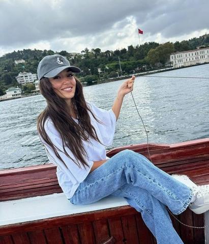 10 MİLYONDAN FAZLA TAKİPÇİSİ OLAN OYUNCULAR: Hem dizilerin hem de Instagramın yıldızı Hande Erçel, Serenay Sarıkaya, Afra Saraçoğlu...