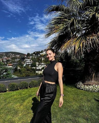10 MİLYONDAN FAZLA TAKİPÇİSİ OLAN OYUNCULAR: Hem dizilerin hem de Instagramın yıldızı Hande Erçel, Serenay Sarıkaya, Afra Saraçoğlu...