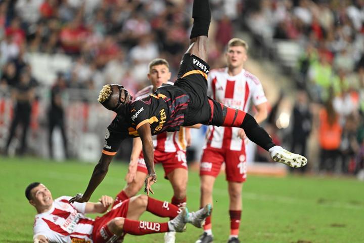 Galatasaraylı Victor Osimhenin röveşatası dillere destan oldu: Dünya devlerinin iştahı kabardı