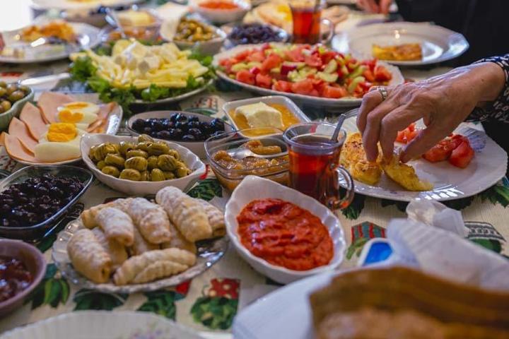 Kahvaltıda karbonhidrat mı yoksa yağ mı daha sağlıklı Kilo vermek isteyenler dikkat
