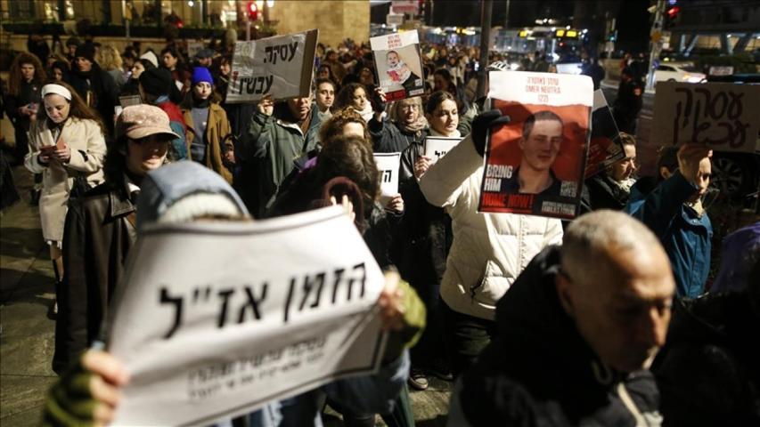 Katil Netanyahunun evinin önünde gösteri: 9 gözaltı