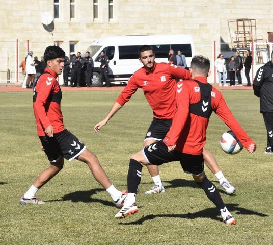 Sivassporda Rize maçının kahramanı Noah Sonkodan, Fenerbahçeye gözdağı