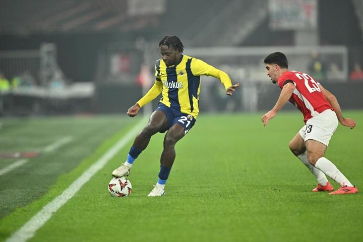 SON DAKİKA TRANSFER HABERİ | Fenerbahçede sözleşmesi sona erecek olan Bright Osayi-Samuelden, Galatasaraya yanıt