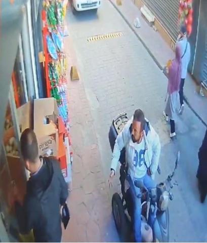 Market sahibine Benimle ilgilenmedin diyerek silah çekti