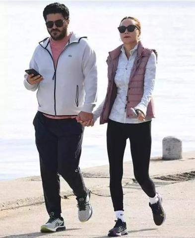 Uğur Akkuş’tan boşanacak olan Ebru Şallı’dan yeni açıklama HAYATIMDA YENİ BİR DÖNEM BAŞLIYOR