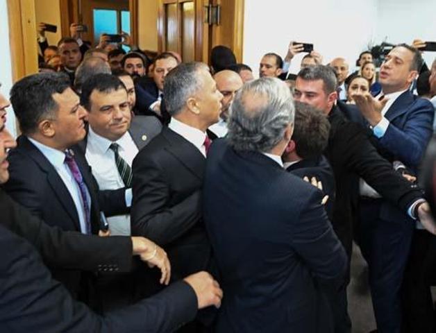 Mecliste Bakan Yerlikayanın önüne barikat Abdulkadir Selvi yazdı: İsmet Paşa’nın ismini çok yâd ediyorum
