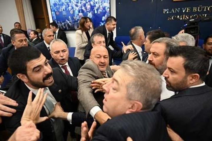 Mecliste Bakan Yerlikayanın önüne barikat Abdulkadir Selvi yazdı: İsmet Paşa’nın ismini çok yâd ediyorum