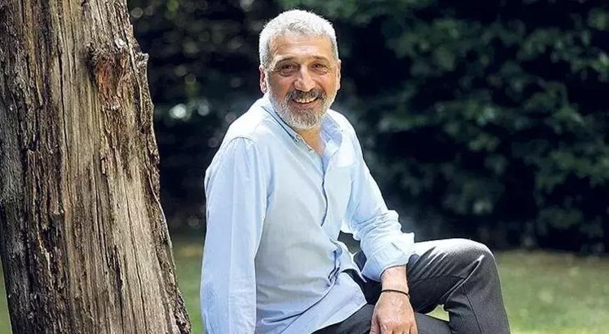 Cem Davran kimdir, nereli ve kaç yaşında Altın Kelebek Ödül Töreni sunucusu Cem Davran’ın yer aldığı yapımlar ve biyografisi…