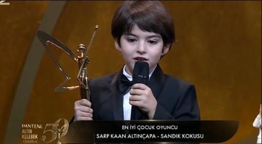 Altın Kelebekte duygusal anlar: Bu ödülü Narin ve onun gibi hayali yarım kalan tüm çocuklar adına alıyorum
