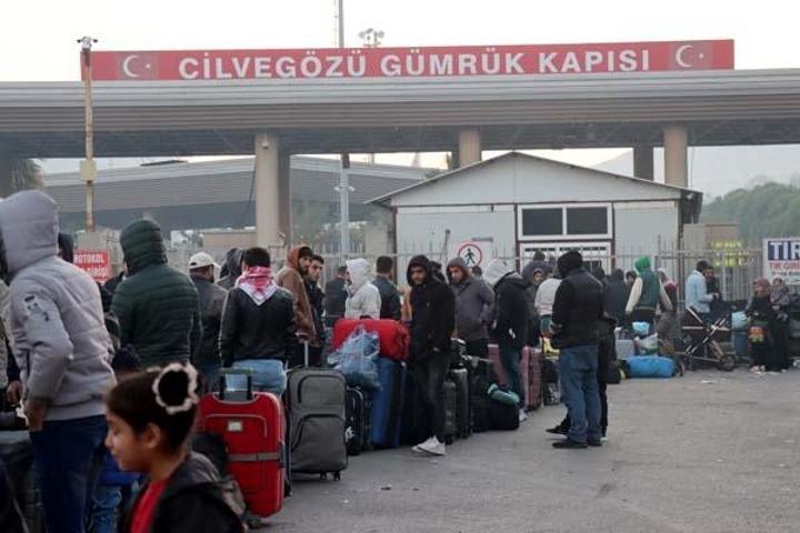 Türkiyede Misafir olan Suriye Vatandaşları Özgür Suriyeye Dönüş Yolunda: Türkiye Bize Kapılarını Açtı, Teşekkürler