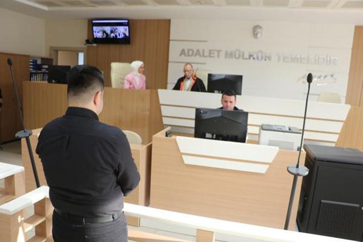 Çocukluk hayali 87 yaşında gerçek oldu Cübbe giyip dava yönetti