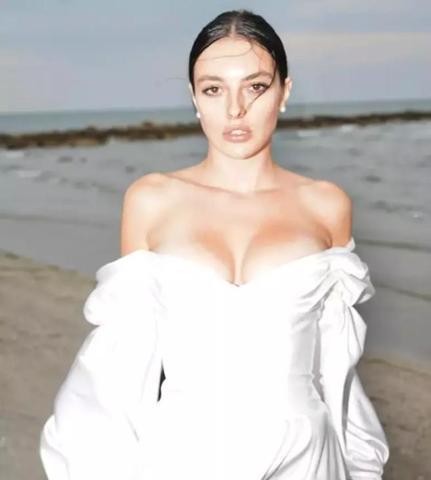 Melis Sezen yayınladığı oryantal videosuyla gündem oldu