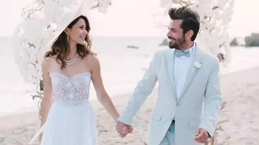 Kenan Doğulu ve Beren Saat nasıl tanıştı Benim için zaman durdu