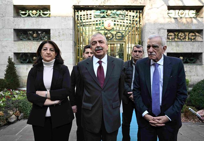 TBMM Başkanı Kurtulmuş, DEM Parti heyetini kabul etti: İşte görüşmeden ilk kareler