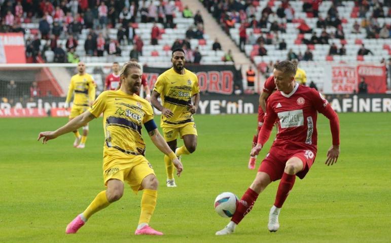 Eyüpspor, Antalya’da farka koştu