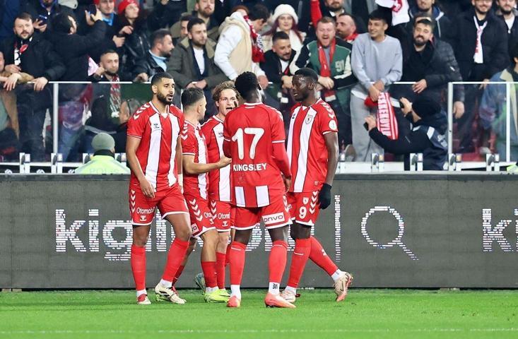Karadeniz derbisinde Samsunspor, Trabzonspor’u mağlup etti