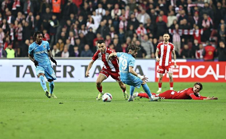 Karadeniz derbisinde Samsunspor, Trabzonspor’u mağlup etti