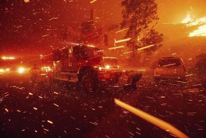 California’da Orman Yangını Felaketi: Pacific Palisades Alevlere Teslim | Son Dakika