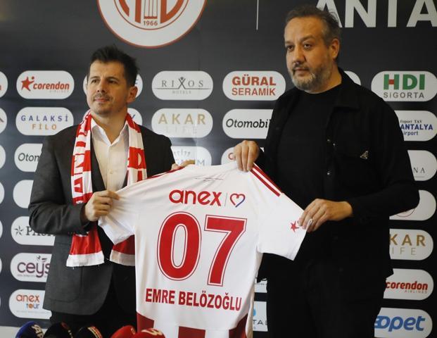 Antalyasporda Emre Belözoğluna imza töreni 1.5 yıllık sözleşmeye imza attı...