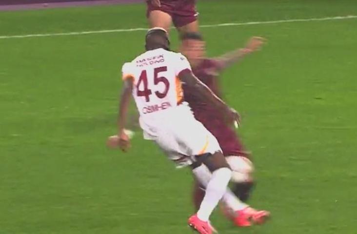 Eski hakemler, Galatasarayın penaltı beklediği pozisyonu yorumladı İşte Hatayspor maçının tartışmalı pozisyonları...