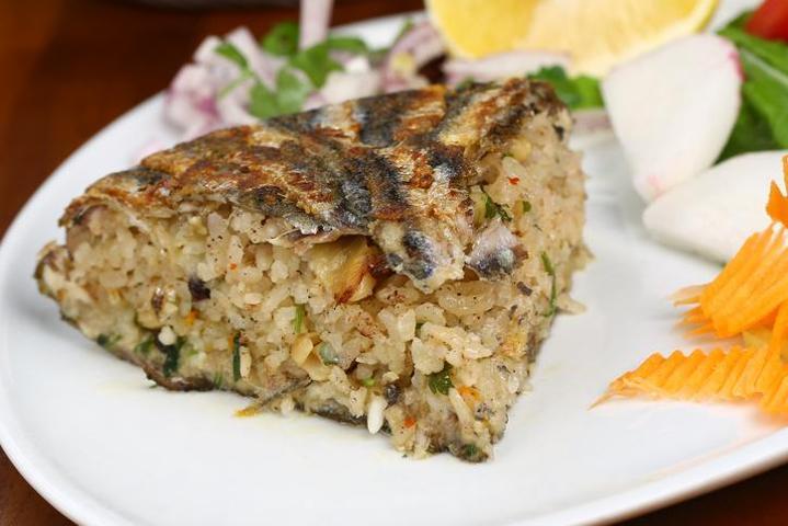 MASTERCHEF CEMRE UYANIKTAN GLÜTENSİZ HAMSİLİ PİLAV TARİFİ Omega-3, B12 Ve D Vitamini Deposu Balığı Çıtır Çıtır, Pilavı Tel Tel