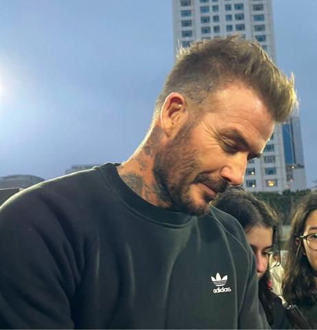 David Beckham ve ailesi İstanbula geldi Efsane futbolcudan Beşiktaşın tesislerine ziyaret...