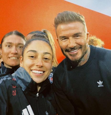 David Beckham ve ailesi İstanbula geldi Efsane futbolcudan Beşiktaşın tesislerine ziyaret...