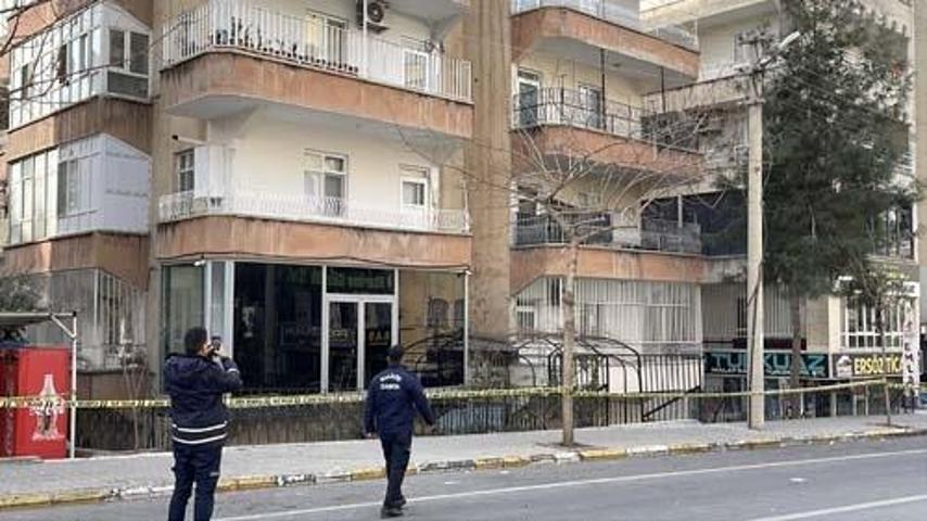 Çatırtı sesleri alarma geçirdi: Tahliye edildiler