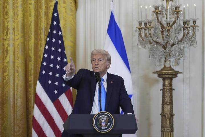 Trump imza attı: İrana maksimum baskı politikası Tahrandan ilk yanıt geldi