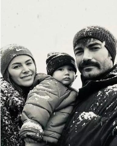 Murat Ünalmış ve ailesinin kar keyfi