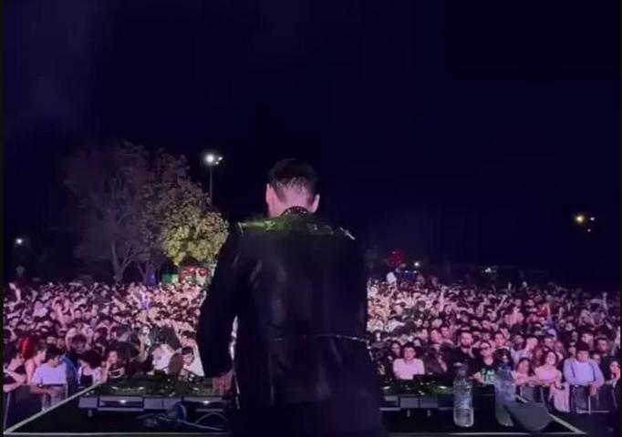 Esra Bilgiç ile yaşadığı aşkla gündemde Olay maddiyat açıklaması