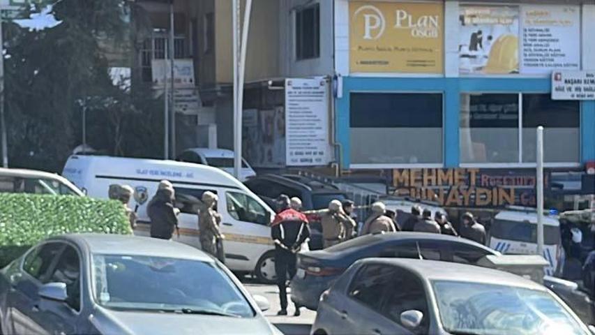 SON DAKİKA Lokantada bir kişiyi vurup, içeride bulunanları rehin aldı