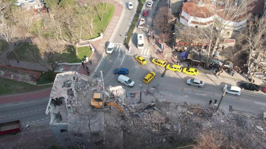 Her gün toplanıp iftara kadar izliyorlar  Çok keyifli pür dikkat takip ediyoruz